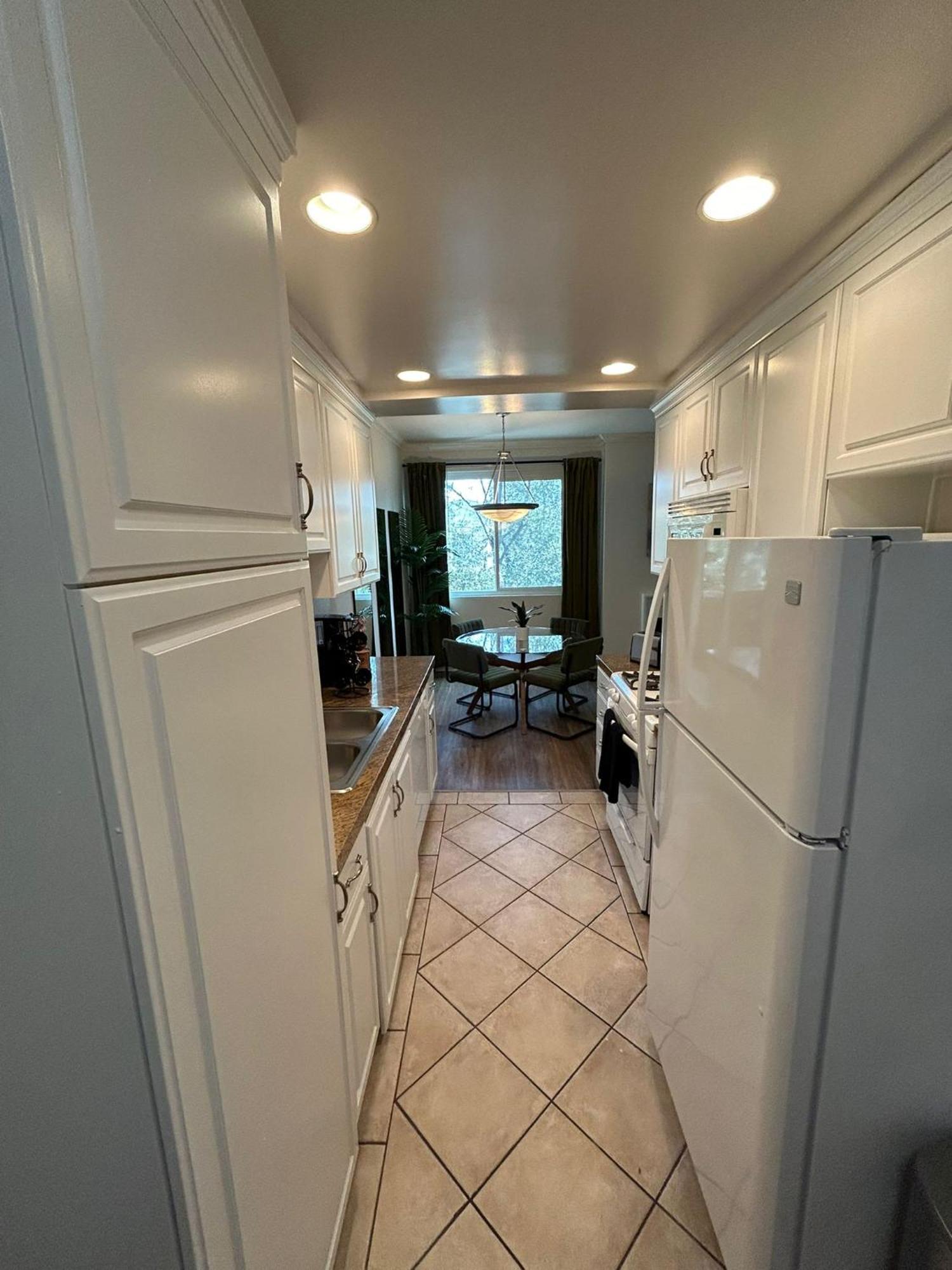 Beverly Hills Midle 1 Bedroom With Parking 202 * Los Ángeles
