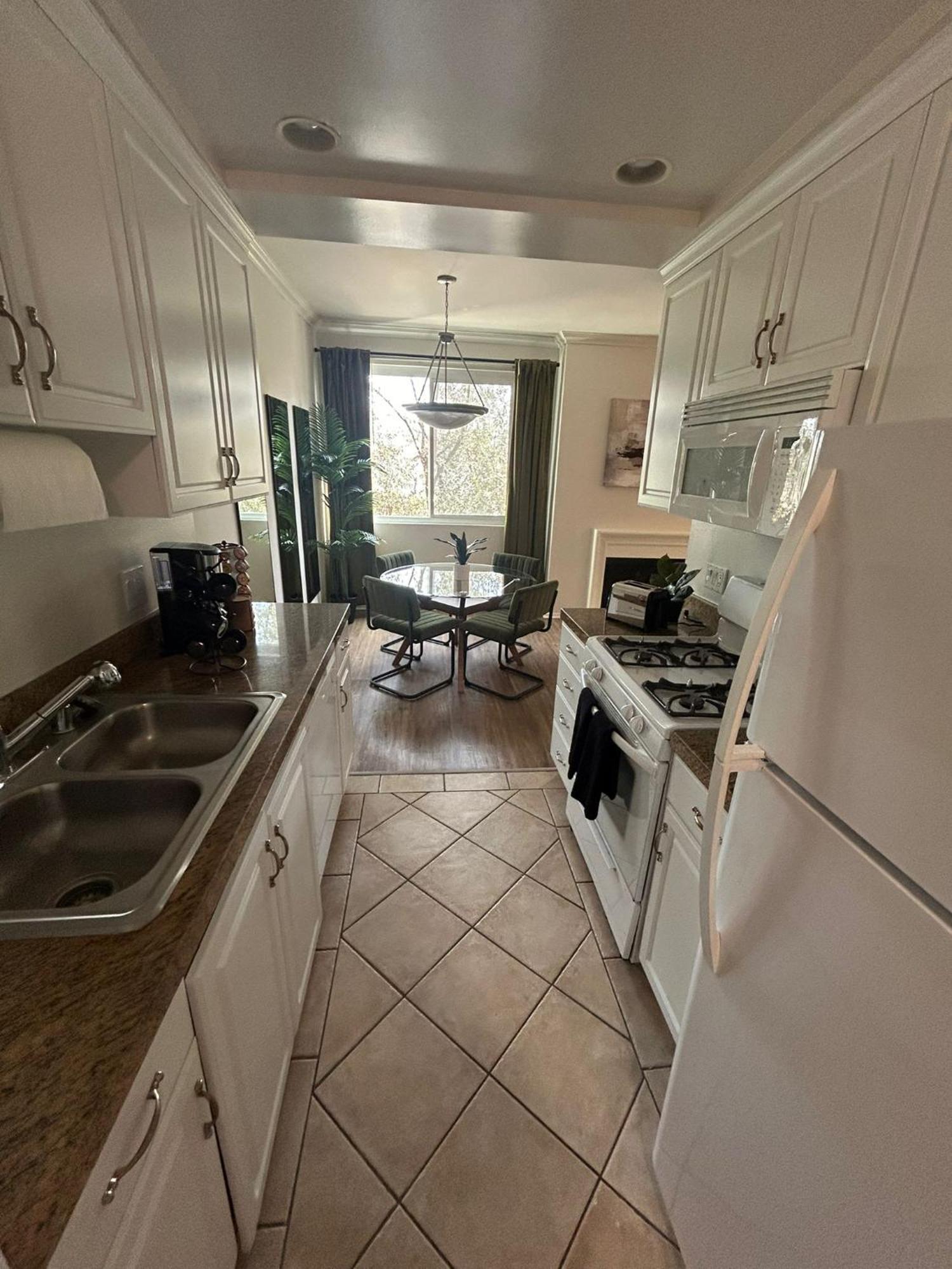 Beverly Hills Midle 1 Bedroom With Parking 202 Los Ángeles